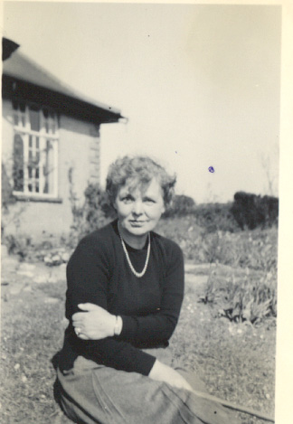 Eve Spence Jolly Farrington at Taunggyi Ooyin, Flamborough, Yorkshire c. 1956